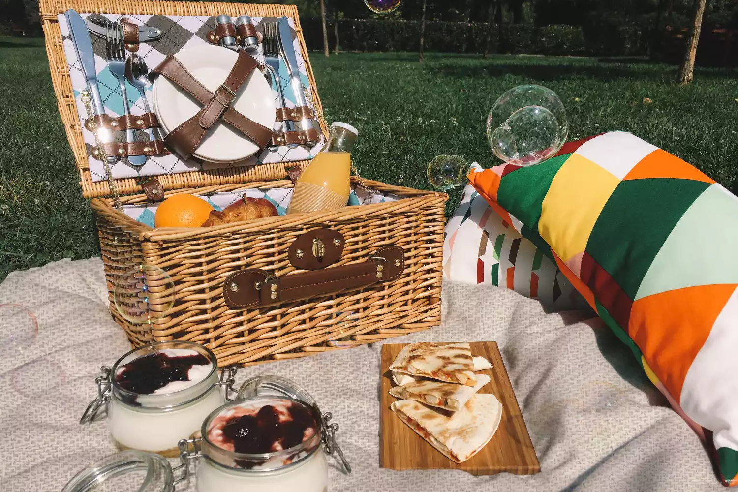 picnic blanket roll